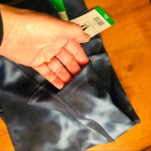 Danskin Camo Tie Dye High Rise 7/8 Soft Leggings Blue with Pockets NWT - Picture 3 of 8